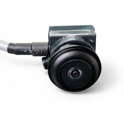 AOMWAY JST-P 600 FPV Kamera 600TVL PAL Analog Frontansicht auf weißem Hintergrund